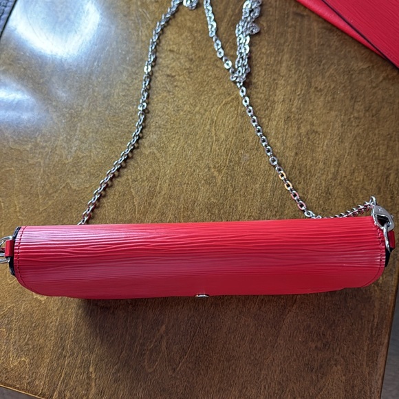 NWOT Louis Vuitton Epi Red Leather Felicia pouchette! Comes with dust bag! - Picture 4 of 15